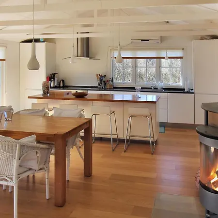Ava - 1km From The Sea By Interhome